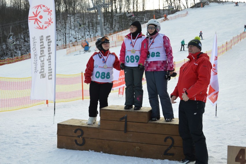 Przekraczają kolejne bariery. Mityng narciarski Olimpiad Specjalnych w Bałtowie