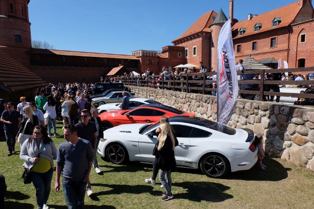 Takich tłumów nie spodziewali się chyba nawet sami organizatorzy. III Podlaskie Auto Cafe na Zamku w Tykocinie to impreza motoryzacyjna, która przejdzie do historii. Nie tylko ze względu na różnorodność aut, jakie można było oglądać, ale i z powodu frekwencji.   