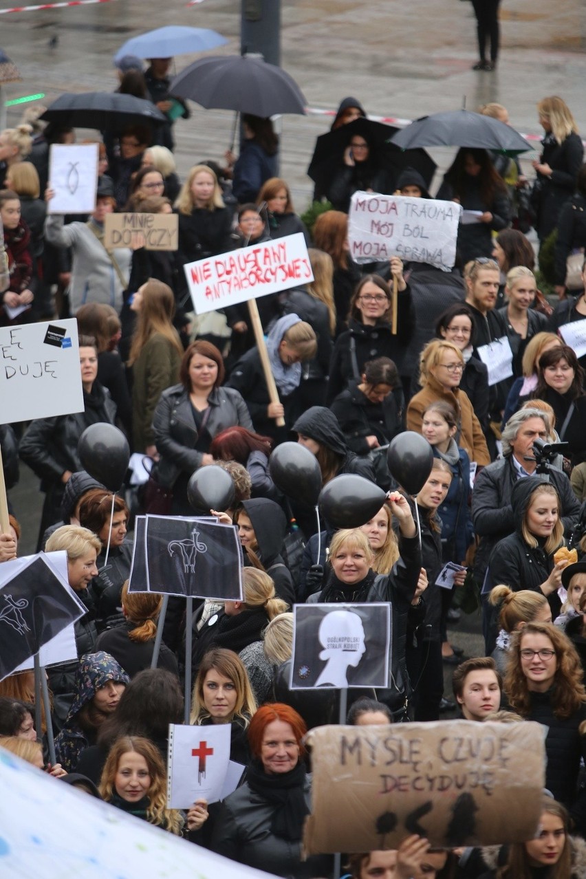 Czarny protest w Katowicach