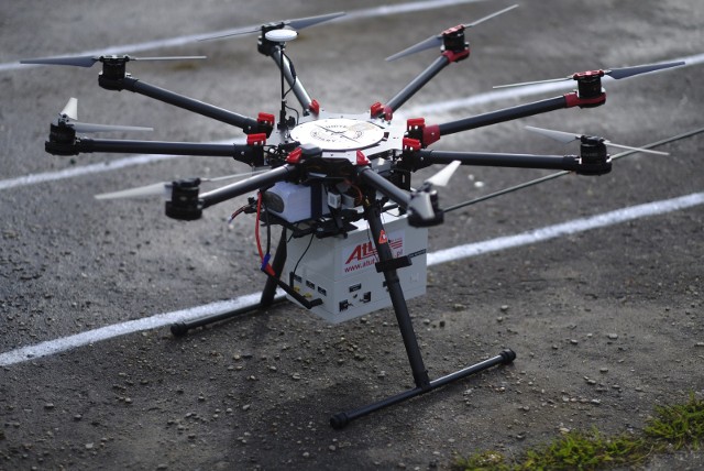 Parlament Europejski we wtorek przyjął regulację odnośnie zasad korzystania z dronów
