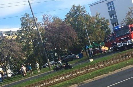 Na ulicy Zamenhofa doszło w sobotę do zderzenia motocykla i samochodu osobowego.