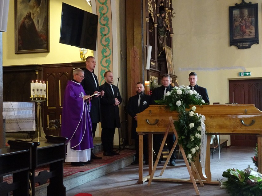 Poruszające kazanie na pogrzebie Ireny Dąbrowskiej wygłosił...