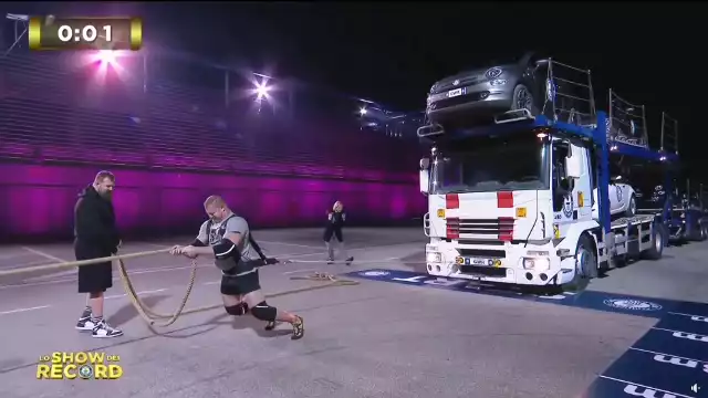 Polski strongman, Mateusz Kieliszkowski oficjalnie pobił rekord Guinnessa w przeciąganiu ciężarówki.