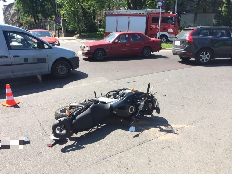 Wypadek na Północnej. Ranny motocyklista!  [FILM, zdjęcia]