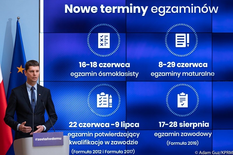 Szkoły i uczelnie zamknięte aż do 24 maja. Są terminy matur