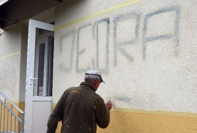 - Zdarza się, że kilka godzin po malowaniu na ścianie...