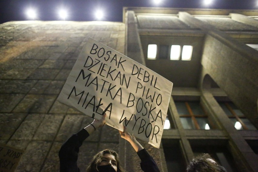 Strajk Kobiet. Protestujący szykują się na manifestację w Warszawie. "Wyrok TK oznacza cierpienie kobiet"