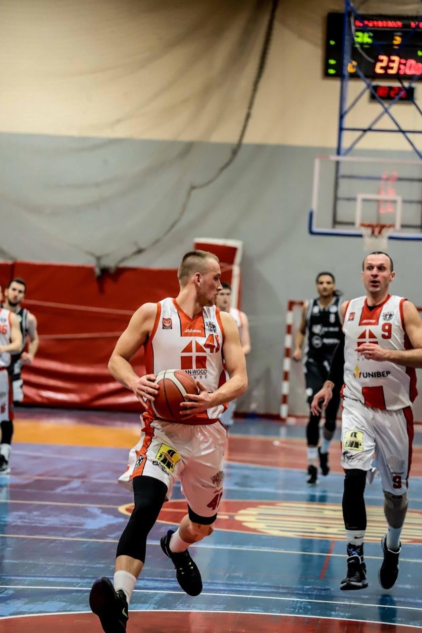 Tur Basket Bielsk Podlaski w ubiegłym sezonie walczył o...