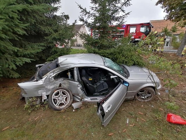 Wyglądało naprawdę groźnie! Szczegóły i zdjęcia w naszej galerii >>> WIDEO: Gazeta Lubuska. Wypadek na obwodnicy Żar. Zderzyły się trzy samochody