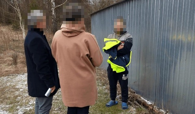 Zatrzymanie pedofila miało miejsce w minioną niedzielę w Trębaczewie pod Pajęcznem. To w tej miejscowości 35-latek, mieszkaniec gminy Działoszyn, umówił się na spotkanie z 11-latką.