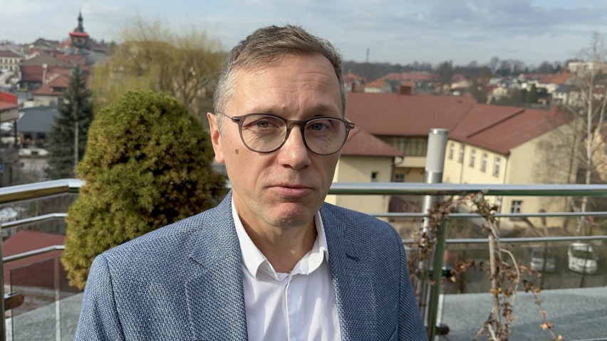 43-letni Filip Pach jest kandydatem na burmistrza Bochni z...