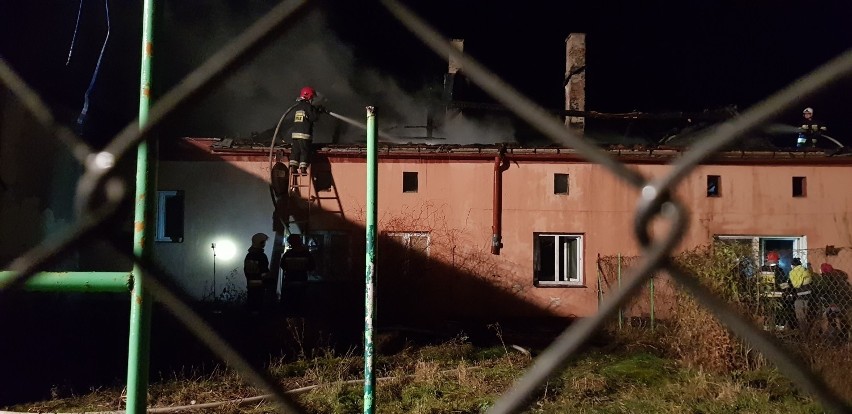 Pożar budynku wielorodzinnego w Polaszkach - apel o pomoc oraz inicjatywa zbiórki dla poszkodowanych [ZDJĘCIA]