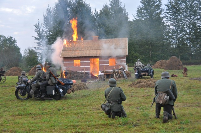 Rekonstrukcja historyczna w Tryńczy w 2019 r. pod nazwą "Wrzesień 1939 - walczymy do końca"