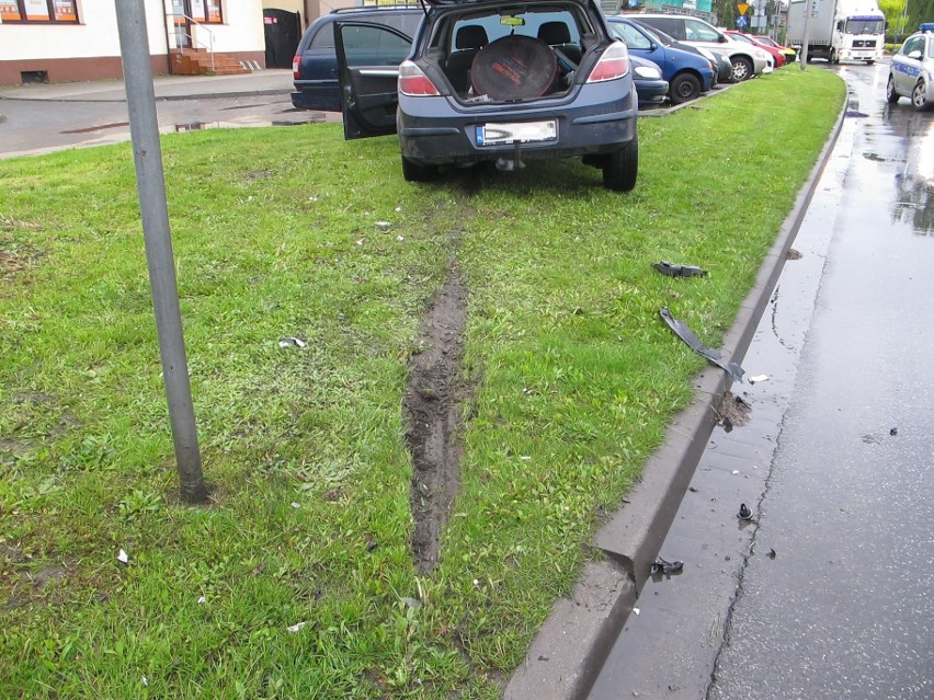 Zdarzenie drogowe na ul. Powstańców Śląskich.