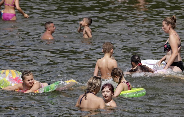 Wakacje na plaży GOW "Delfin" nad Jeziorem Rudnickim Wielkim