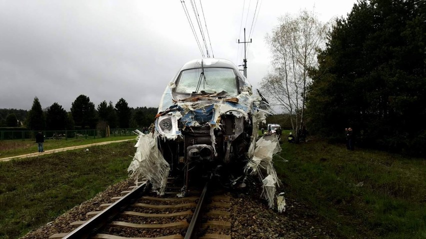 Zderzenie pendolino z ciężarówką pod Ozimkiem.