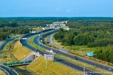 Generalna Dyrekcja Dróg Krajowych i Autostrad prezentuje postępy w budowie dróg w całej Polsce. Gdzie uważać w drodze na wakacje? 