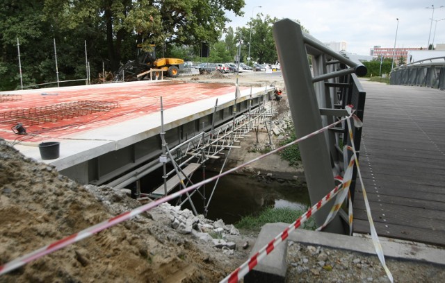 Most Muchoborski i kładka obok niego kosztują 2 mln 700 tys. zł