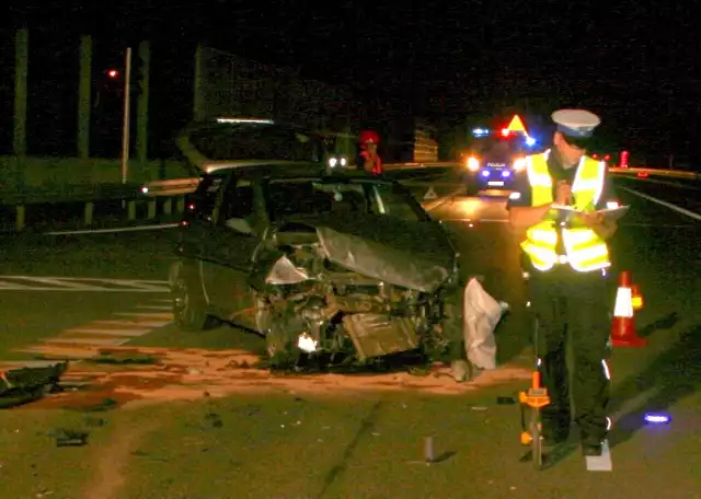 We wtorek w nocy doszło do kolejnego wypadku na skrzyżowaniu w Jedlance w gminie Jedlińsk. Kierującą lancią przewieziono do szpitala.