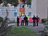 Tragedia przy ulicy Władysława IV w Koszalinie. Matka dzieci, które wypadły z okna wieżowca, była pod wpływem amfetaminy