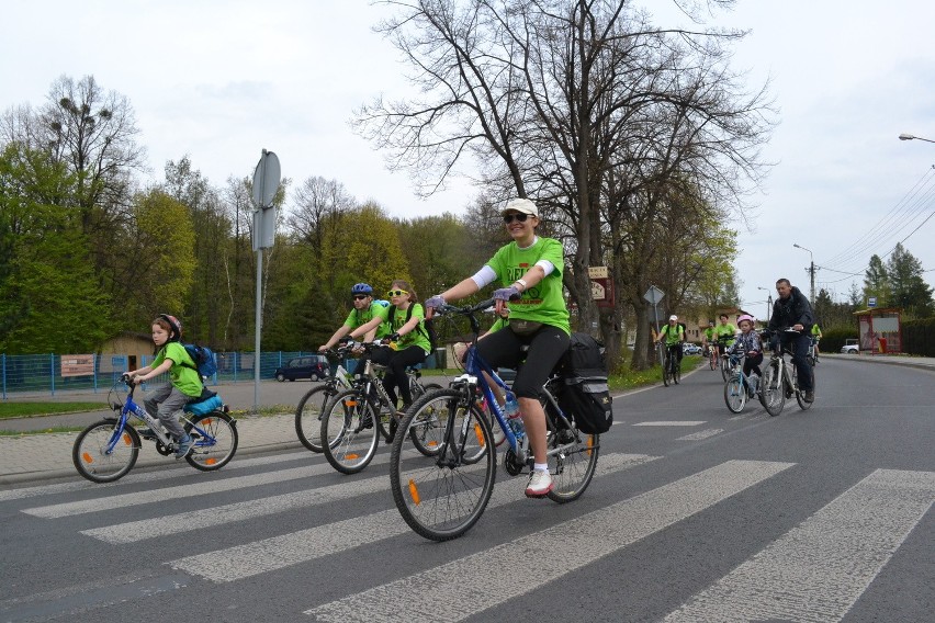 Bielski Rodzinny Rajd Rowerowy 2015 jedzie ulicami powiatu bielskiego. Jest rekord! [ZDJĘCIA]