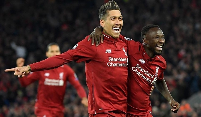 Na zdjęciu od lewej: Roberto Firmino i Naby Keita. Przed...