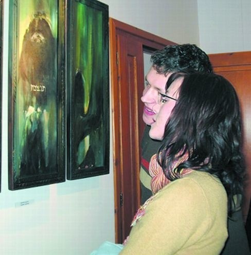 Ekspozycja obrazów wzbudziła duże zainteresowaniemiłośników sztuki z całego powiatu hajnowskiego