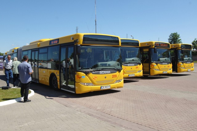 Miejski Zakład Komunikacji w Koszalinie kupił nowe autobusyAutobusy są 12-metrowe, niskopodłogowe, z platformą dla osób niepełnosprawnych.