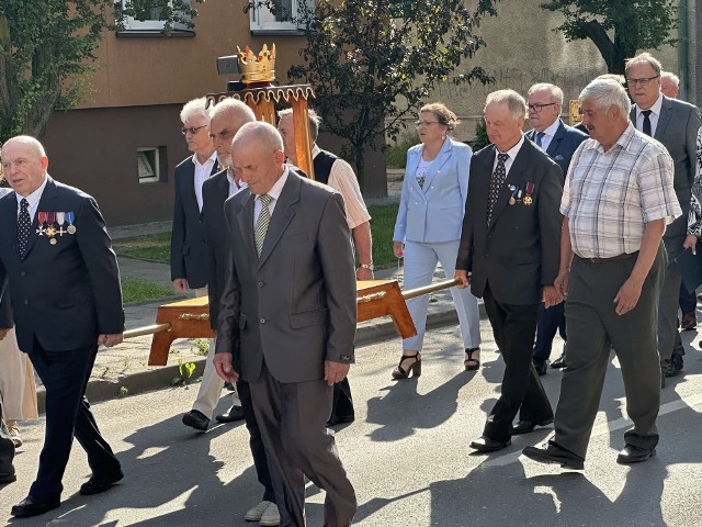 Procesją ulicami Radomska z relikwiami świętej Jadwigi oraz uroczystą mszą zakończyły się Radomszczańskie Dni Rodziny