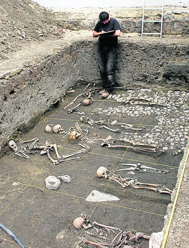Archeolodzy wytyczyli dwa wykopy o głębokości dochodzącej do...