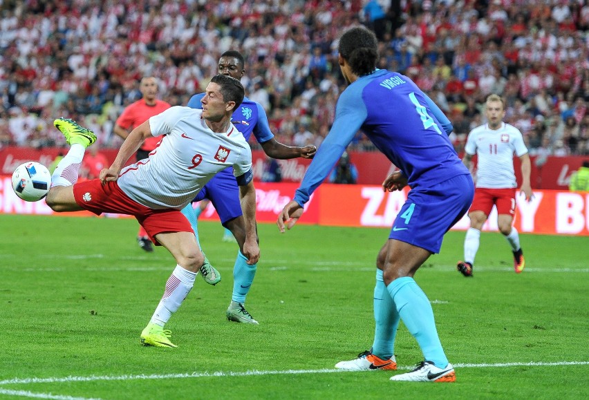 Virgil van Dijk, Liverpool. Kraj: Holandia. Pozycja:...