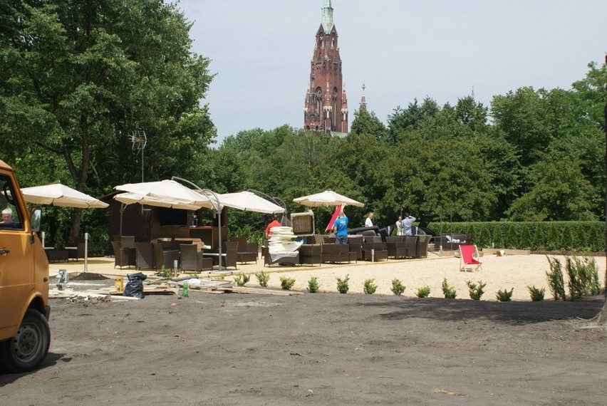 Caffe Plaża powstała w centrum Dąbrowy Górniczej, w parku...