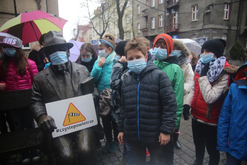 Wczoraj w Katowicach odbył się kolejny happening antysmogowy