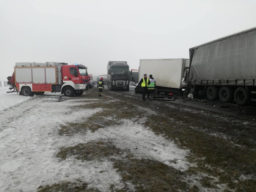 Karambol na A1 koło Piotrkowa Trybunalskiego. Zderzenie...