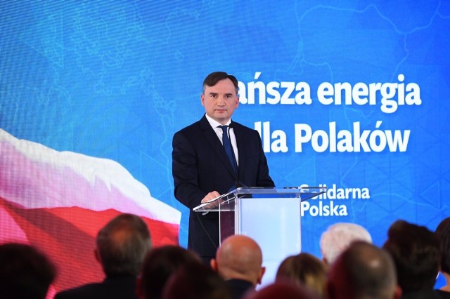 Zbigniew Ziobro podczas konwencji mówił o polityce klimatycznej Unii Europejskiej. Podkreślał, że politycy Solidarnej Polski przestrzegali, że konsekwencją pakietu klimatyczno-energetycznego będzie drożyzna, wzrost cen energii oraz wzrost kosztów życia Polaków.
