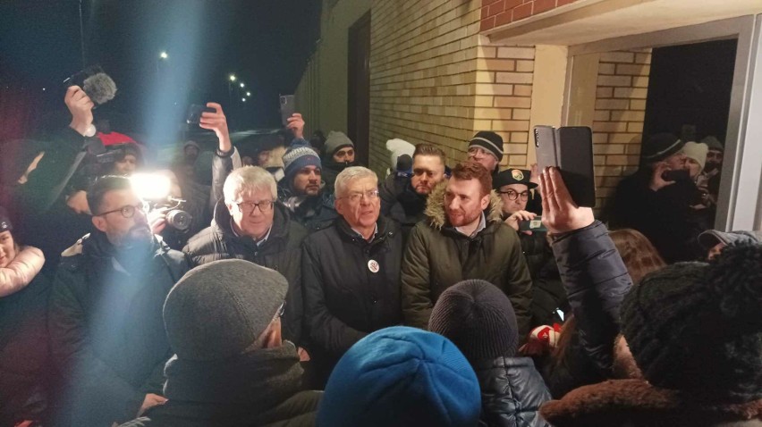 Protest pod więzieniem w Radomiu