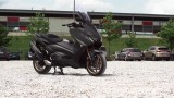 Yamaha TMAX. Innowacyjny design i bogate wyposażenie (video) 