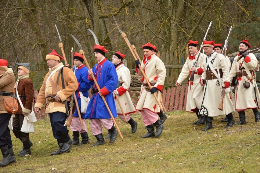 Obchody rocznicowe bitwy pod Małogoszczem. Oddali hołd bohaterom [ZDJĘCIA]