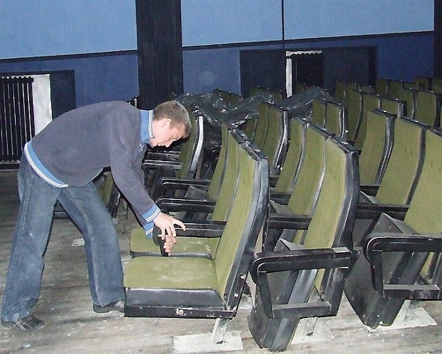 W 2007 r. wymieniono fotele, nagłośnienie, wyremontowano dach i elewację budynku. Poprawiły się warunki, w jakich można było spędzić czas w kinie.