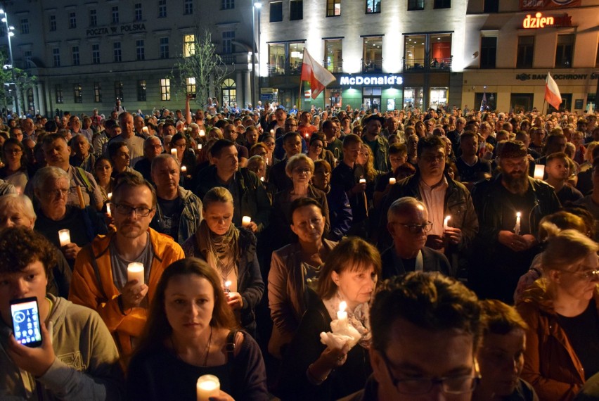 Kolejny "Łańcuch światła" w Lublinie. Protestowało około tysiąca osób [ZDJĘCIA]