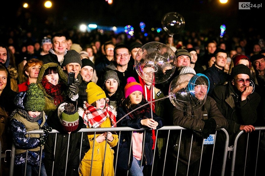 Tak się bawili szczecinianie na Sylwestrze na Jasnych Błoniach [ZDJĘCIA, WIDEO] 