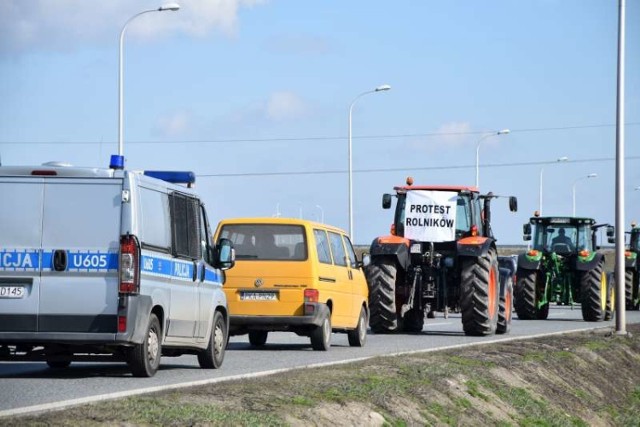 Kierowcy muszą się liczyć z około trzema godzinami utrudnień.