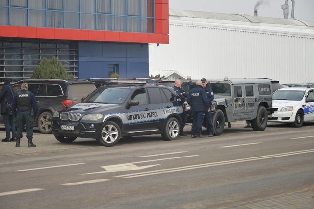 Rutkowski patrol wczoraj od rana strzegł wejścia do siedziby Druteksu. Do budynku nie wpuszczono ścisłego kierownictwa firmy