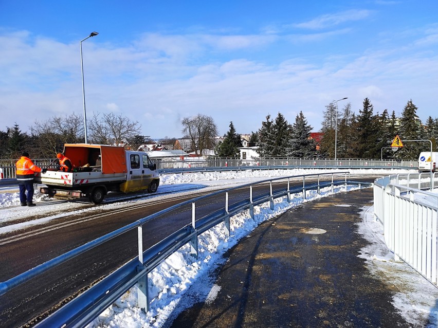 Rozbiórka starego wiaduktu  nad torami kolejowymi w ciągu...