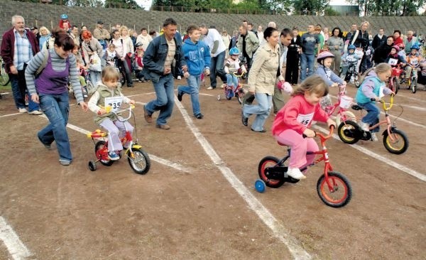 Na zdjęciach wyścigi rowerków w Koszalinie