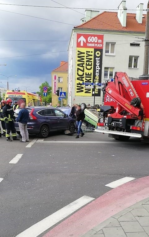 Wypadek na skrzyżowaniu Reja i Broniewskiego [ZDJĘCIA]