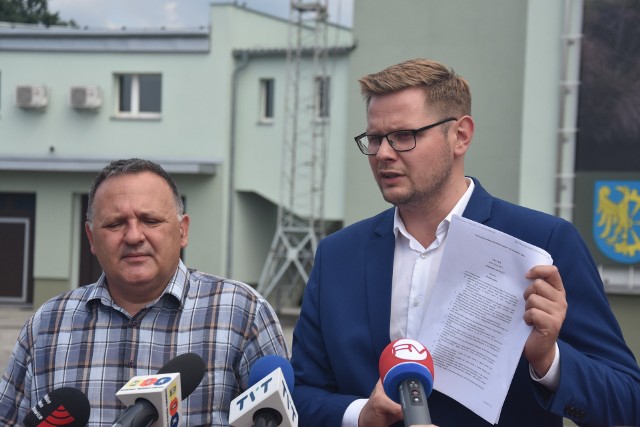 Inwestycje wynikające z ustawy o rewitalizacji Odry ogłosili wspólnie wiceminister Michał Woś i burmistrz Kuźni Raciborskiej, Paweł Macha.