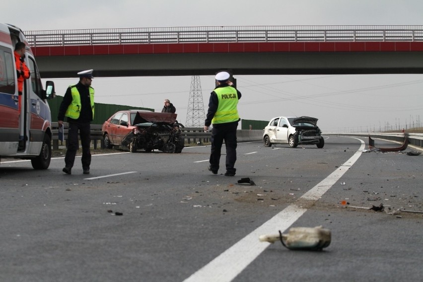 Groźny wypadek na S8. Ciężko rannego zabrał śmigłowiec (ZDJĘCIA)