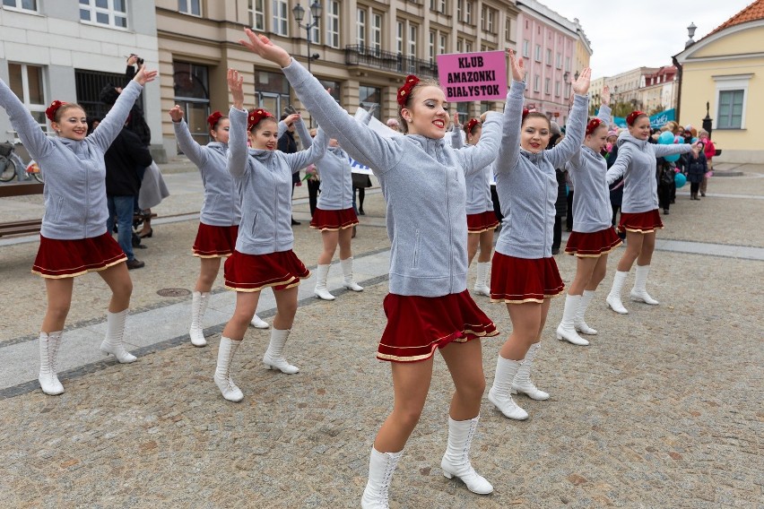Kilkadziesiąt kobiet wzięło udział w marszu - Rak to nie...