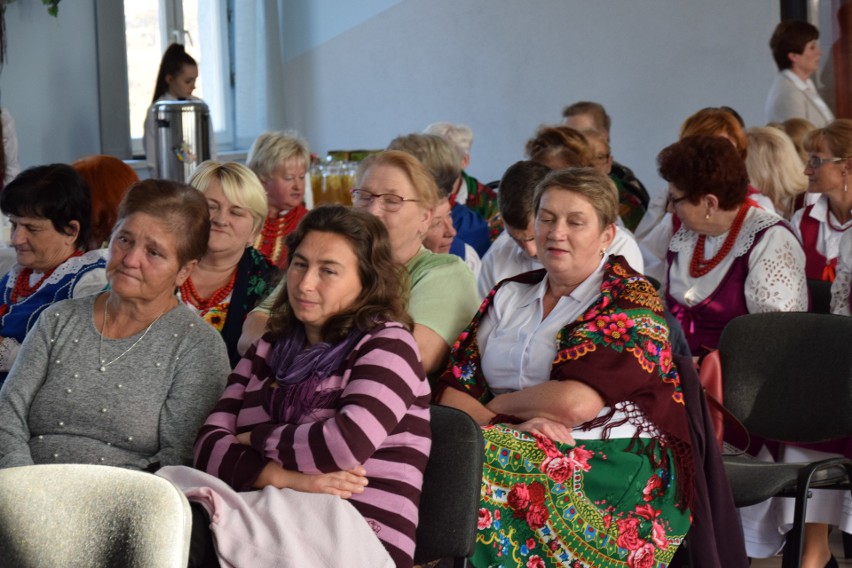 Kto nie wraca wspomnieniami do smaku babcinego żurku albo sernika? W Gorlicach uczyli, jak odtworzyć dawne smaki i kulinarne tradycje